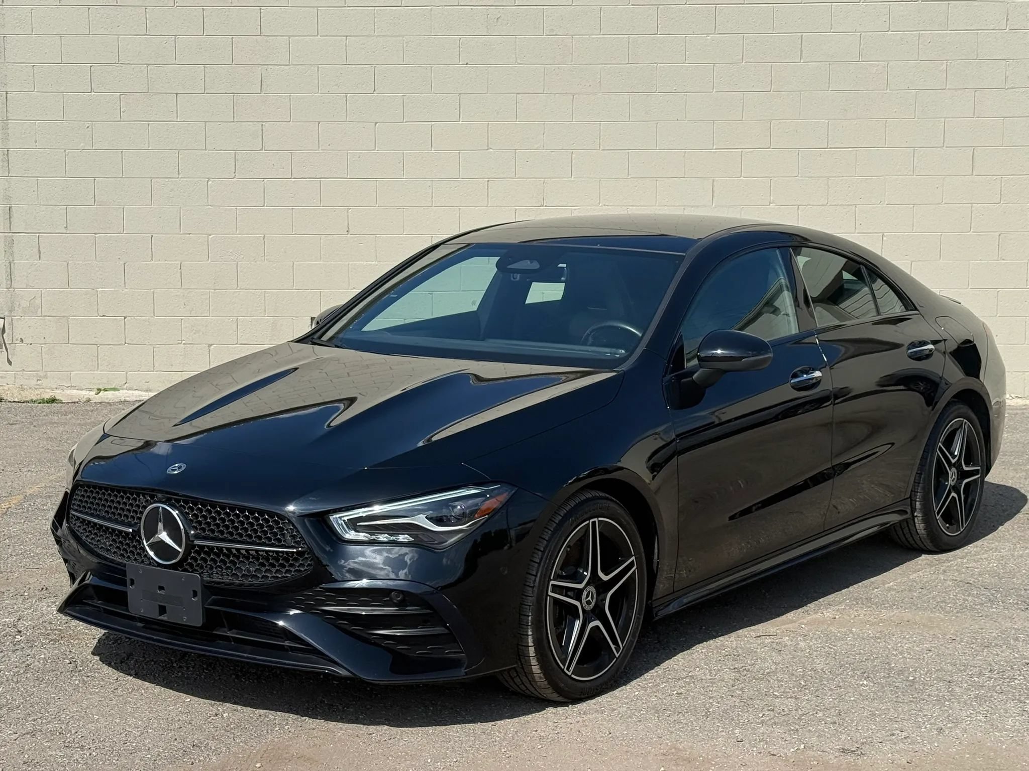 Used 2025 Mercedes-Benz CLA 250 4MATIC w/ AMG Night Package image 3