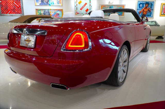 Used 2017 Rolls-Royce Dawn image 12