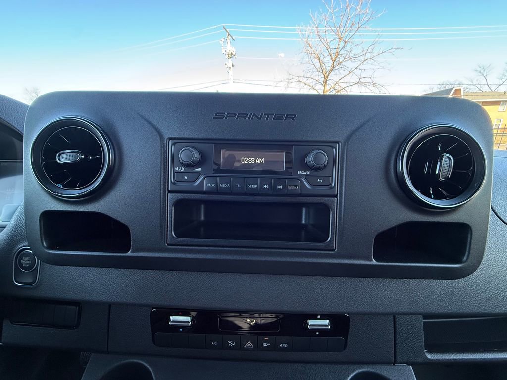 Used 2025 Mercedes-Benz Sprinter 2500 image 34