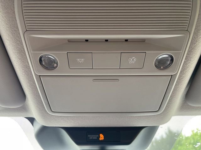 New 2025 Nissan Kicks SR image 19