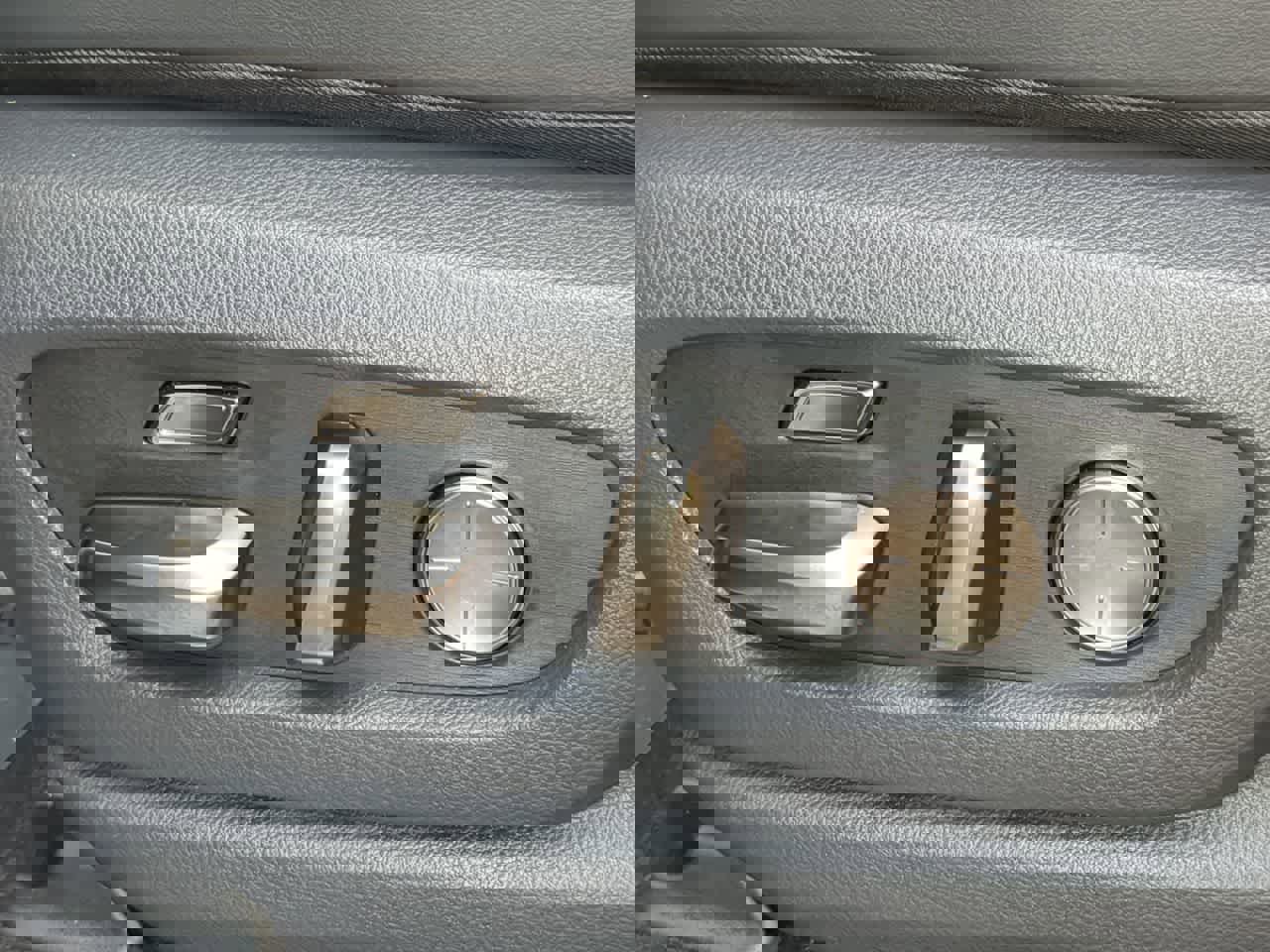 Used 2025 Lexus LX 600 4WD w/ Premium Package image 18