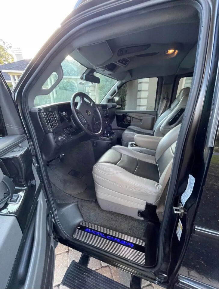 Used 2021 Chevrolet Express 2500 Extended image 11