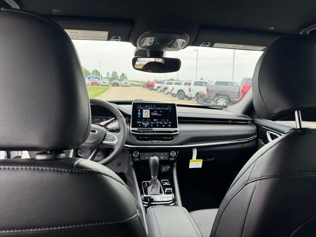 New 2026 Jeep Compass Latitude AWD/4WD image 31