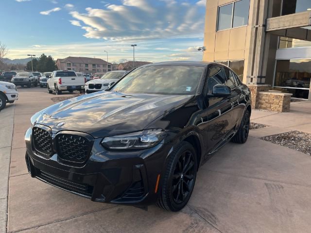 Used 2023 BMW X4 xDrive30i w/ M Sport Package AWD/4WD image 3