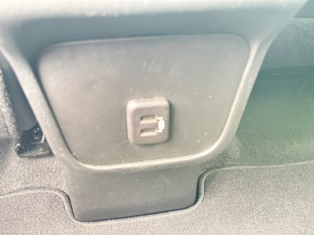Used 2023 Chevrolet Equinox RS AWD/4WD image 35