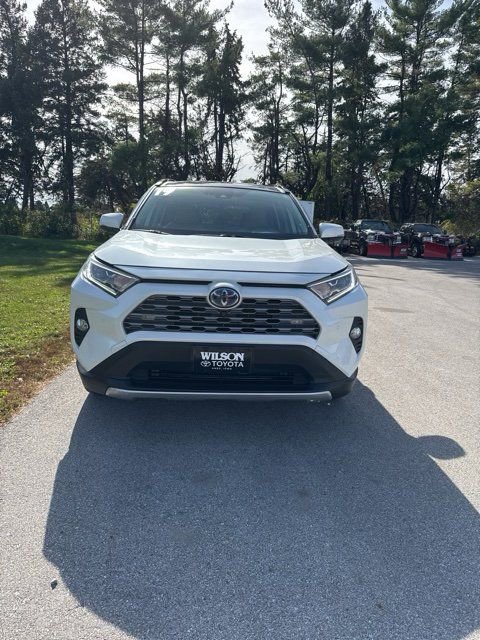 Used 2019 Toyota RAV4 Limited AWD/4WD image 3