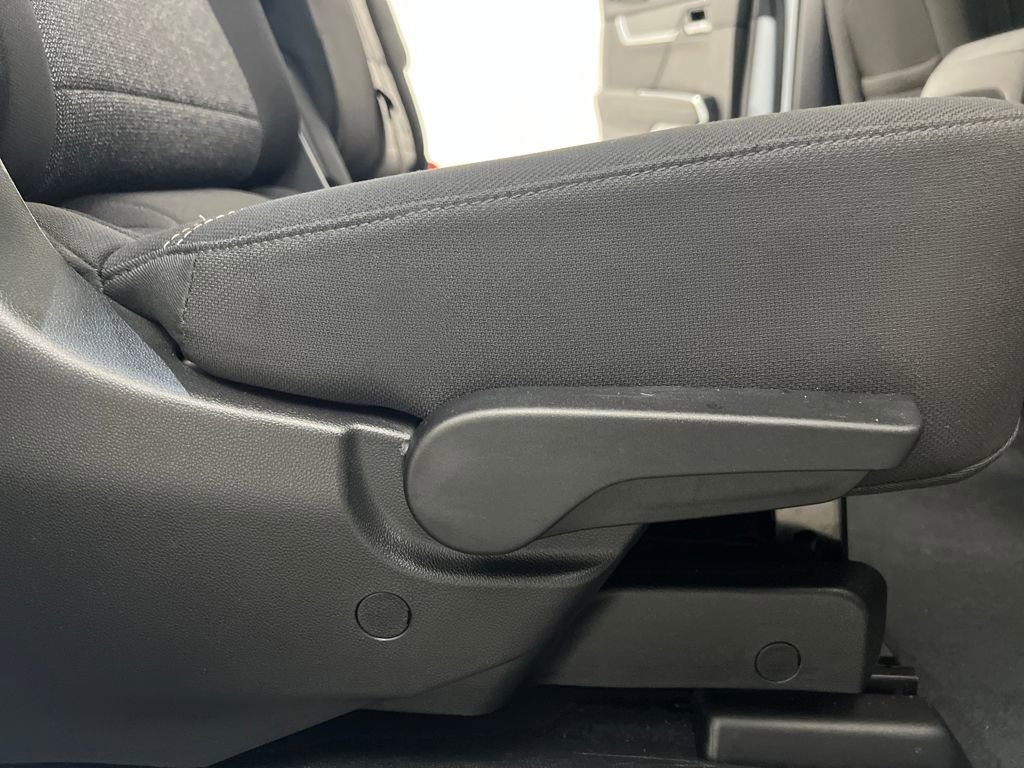 Used 2025 GMC Acadia Elevation image 21