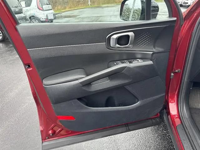 Used 2023 Kia Sorento S w/ Panoramic Sunroof Package FWD image 8