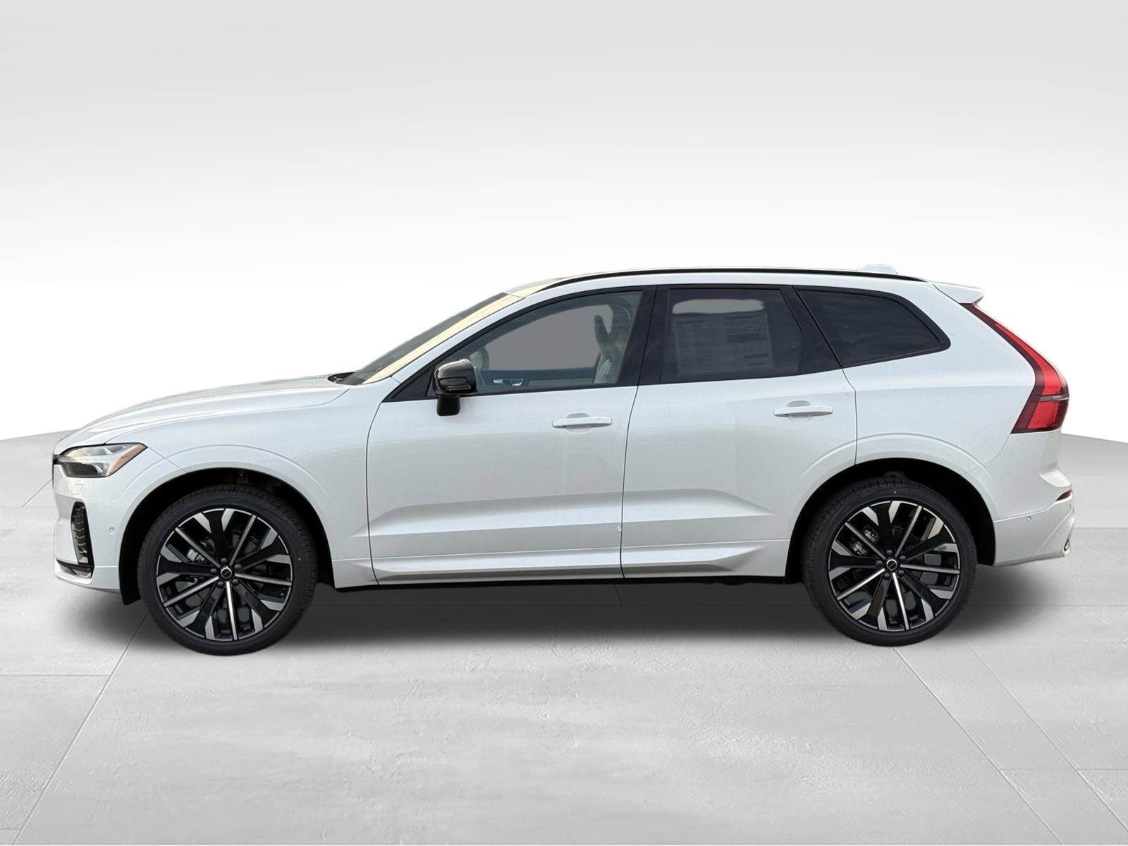New 2026 Volvo XC60 B5 Ultra w/ Protection Package Premier AWD/4WD image 2