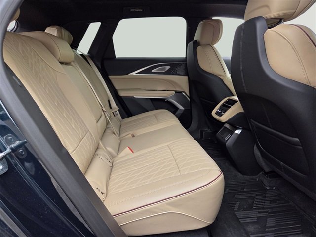 New 2025 Cadillac Lyriq Luxury image 15