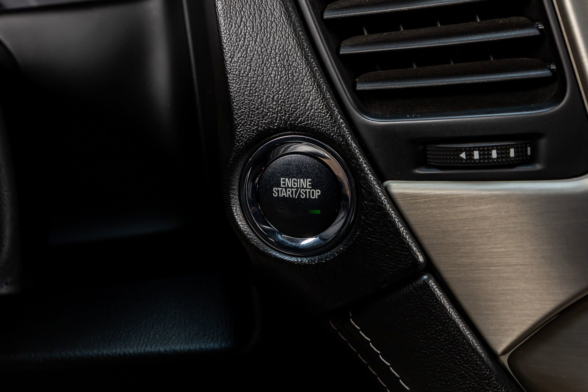 Used 2019 GMC Yukon Denali w/ Denali Ultimate Package image 19