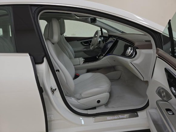 Used 2023 Mercedes-Benz EQE 350+ Sedan image 10