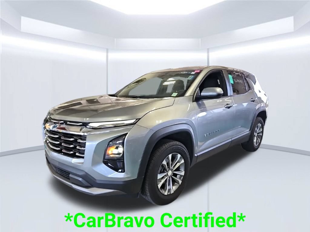Used 2025 Chevrolet Equinox LT FWD image 2