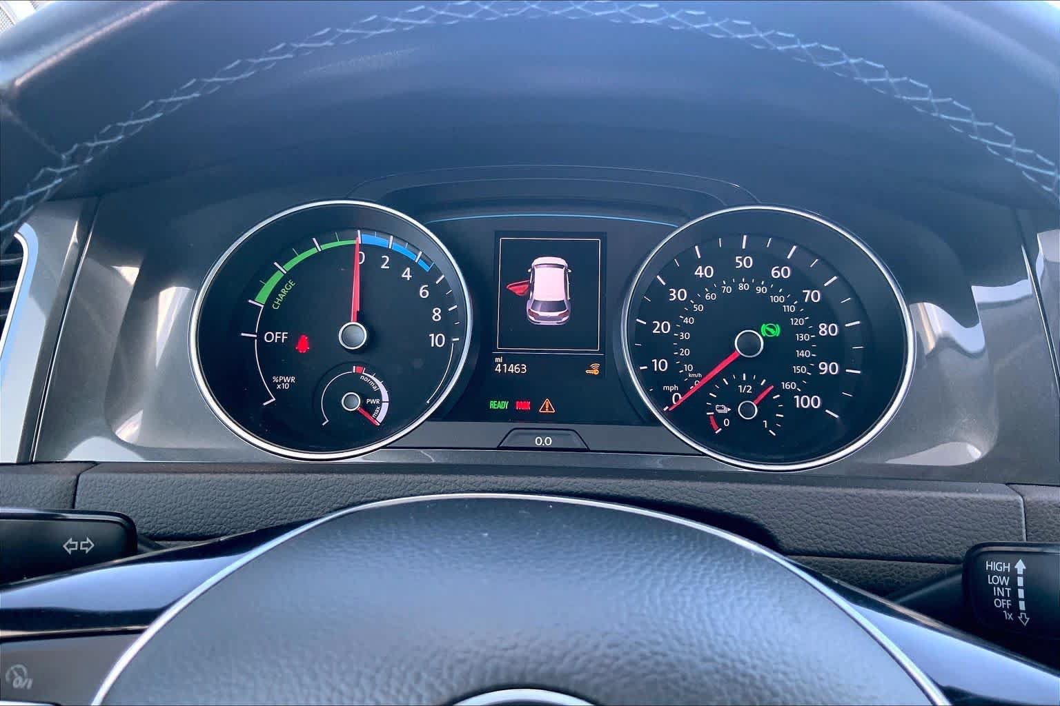Used 2019 Volkswagen e-Golf SE w/ Driver Assistance Package FWD image 17