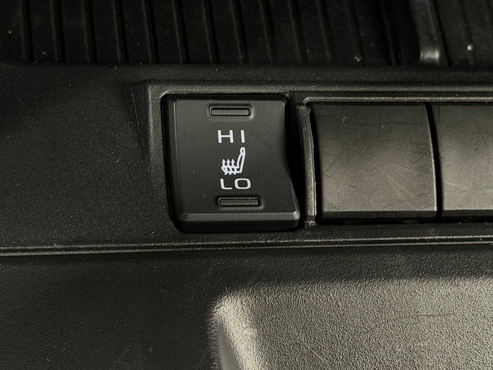 Used 2026 Toyota Corolla Cross XLE FWD image 19