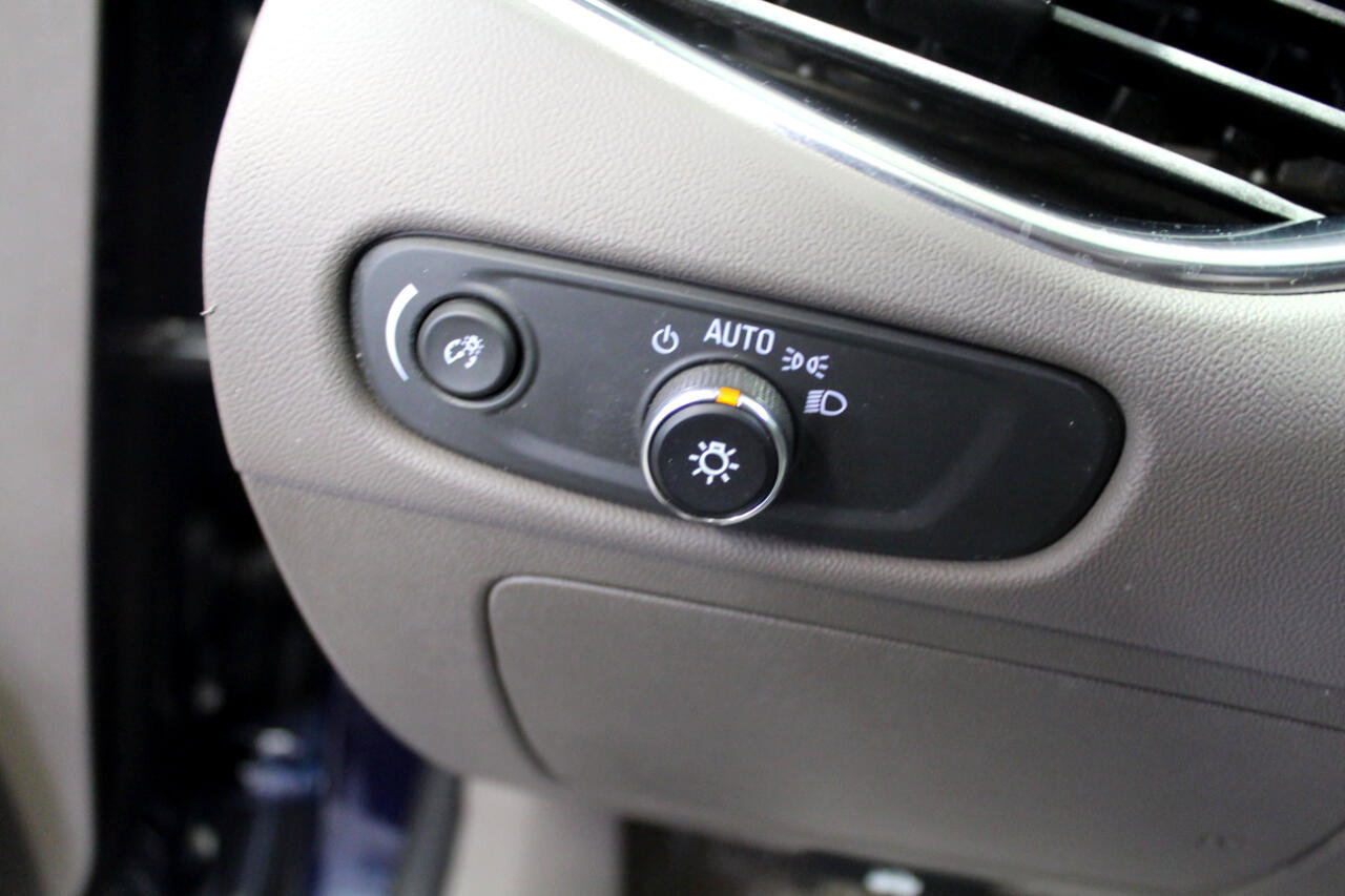 Used 2017 Chevrolet Malibu LT image 11