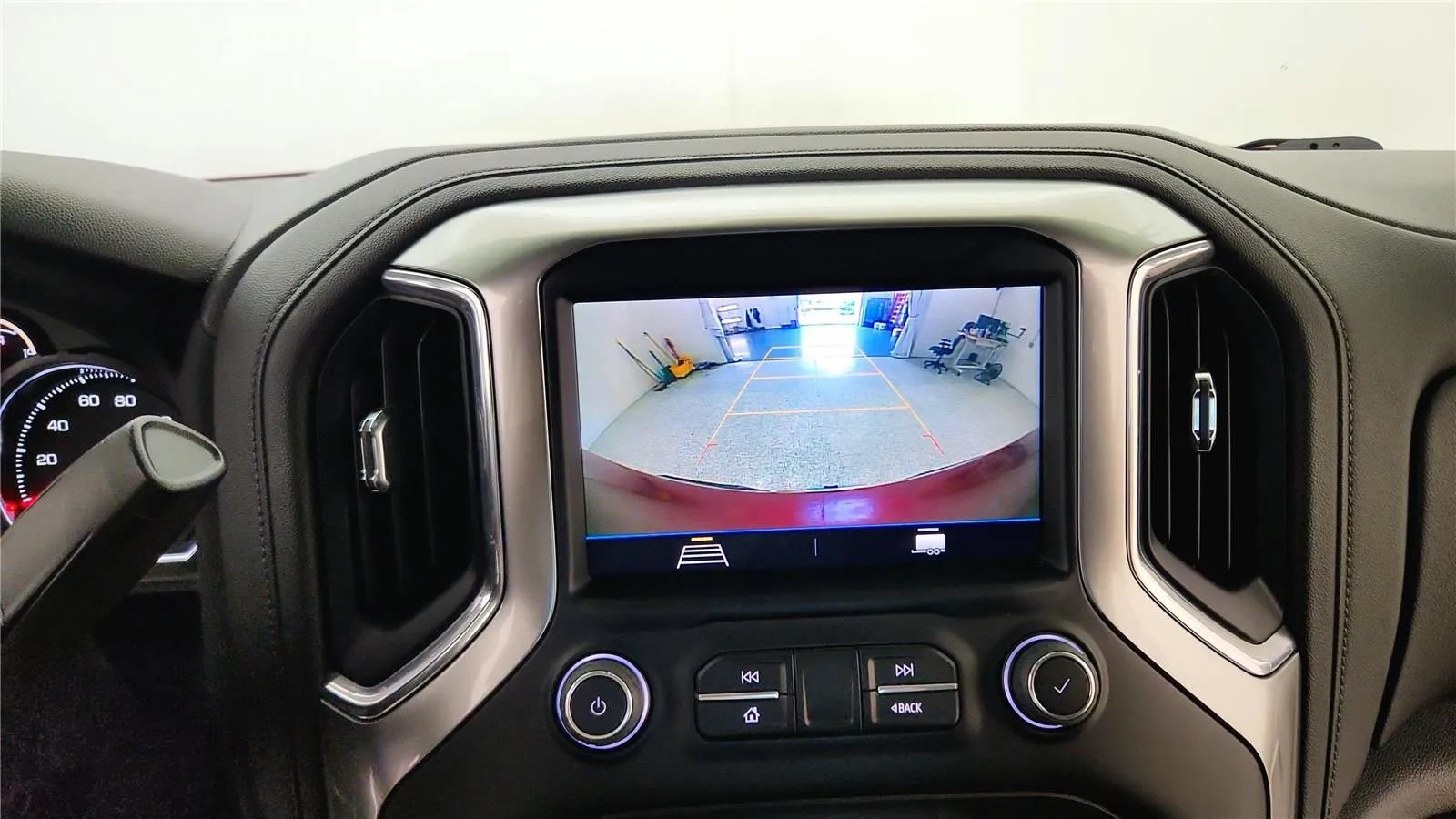 Used 2022 Chevrolet Silverado 1500 LT w/ Z71 Off-Road Package AWD/4WD image 21