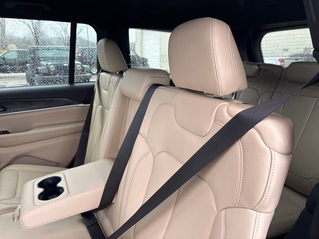 Used 2025 Jeep Grand Cherokee L Limited image 22