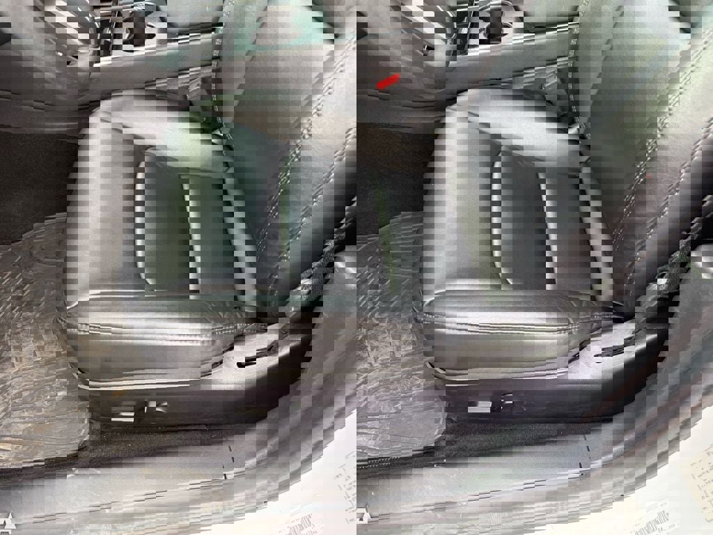 Used 2019 Tesla Model 3 Standard Range image 13