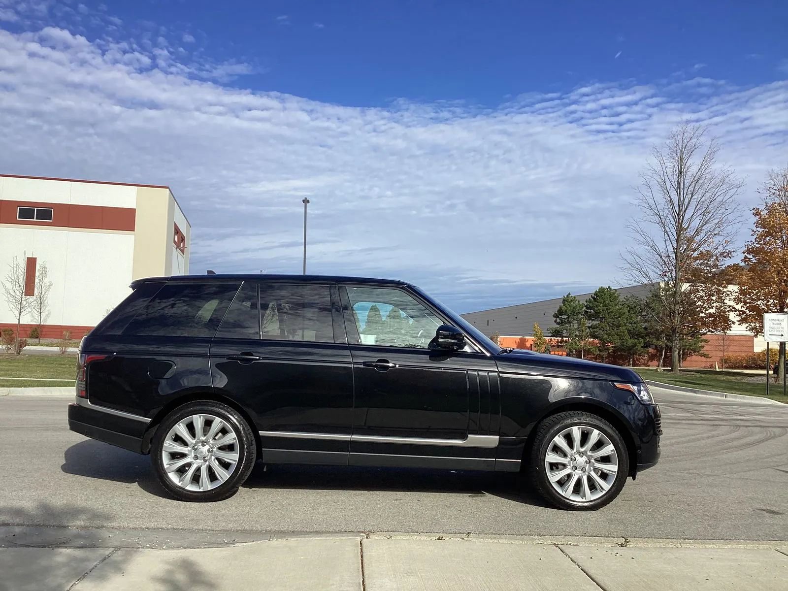 Used 2016 Land Rover Range Rover Supercharged image 7