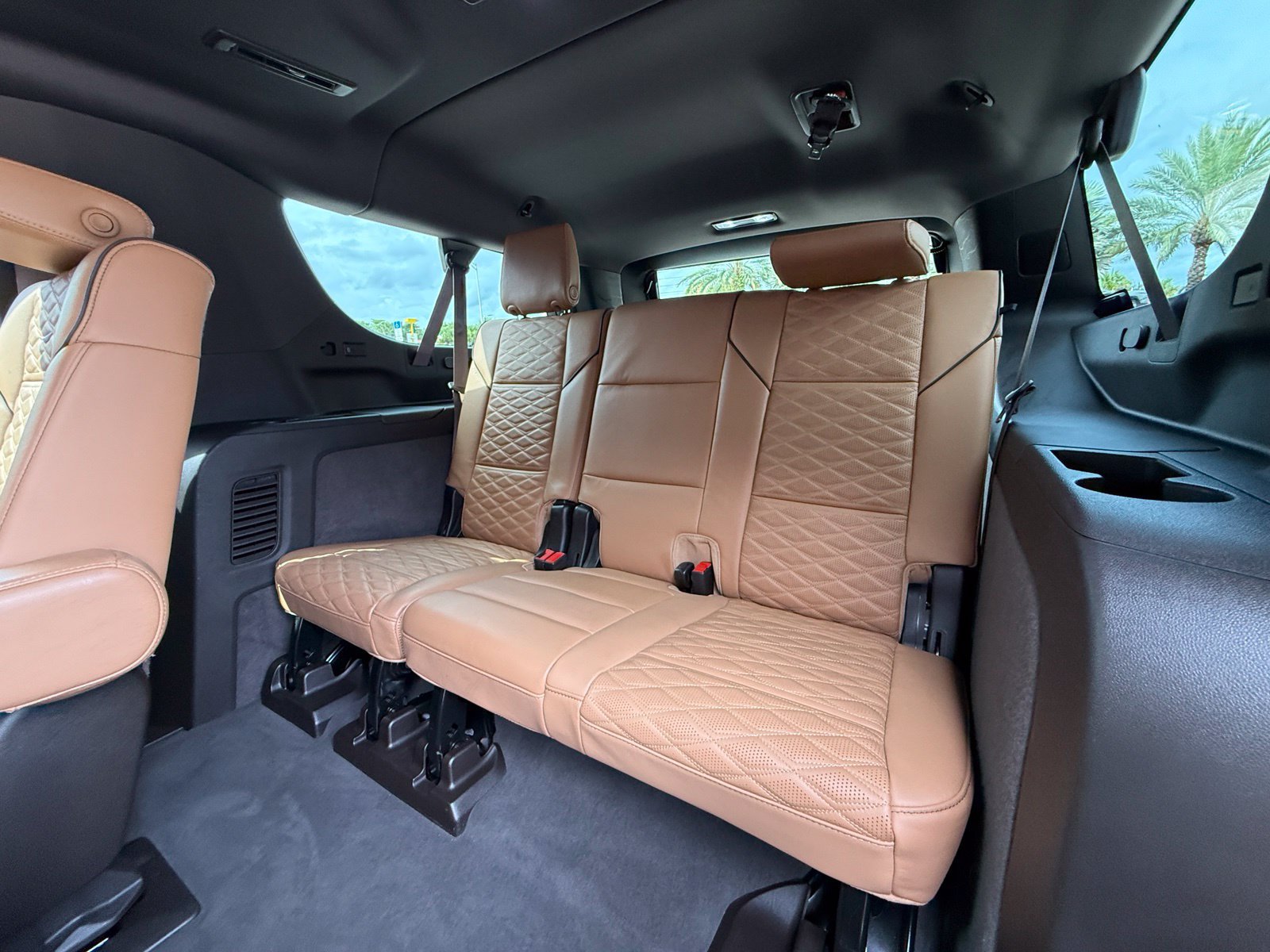 Used 2024 Cadillac Escalade ESV Sport AWD/4WD image 32