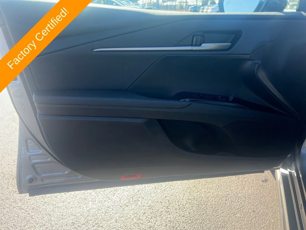 Used 2025 Toyota Camry SE image 10