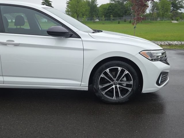 Used 2024 Volkswagen Jetta Sport FWD image 4