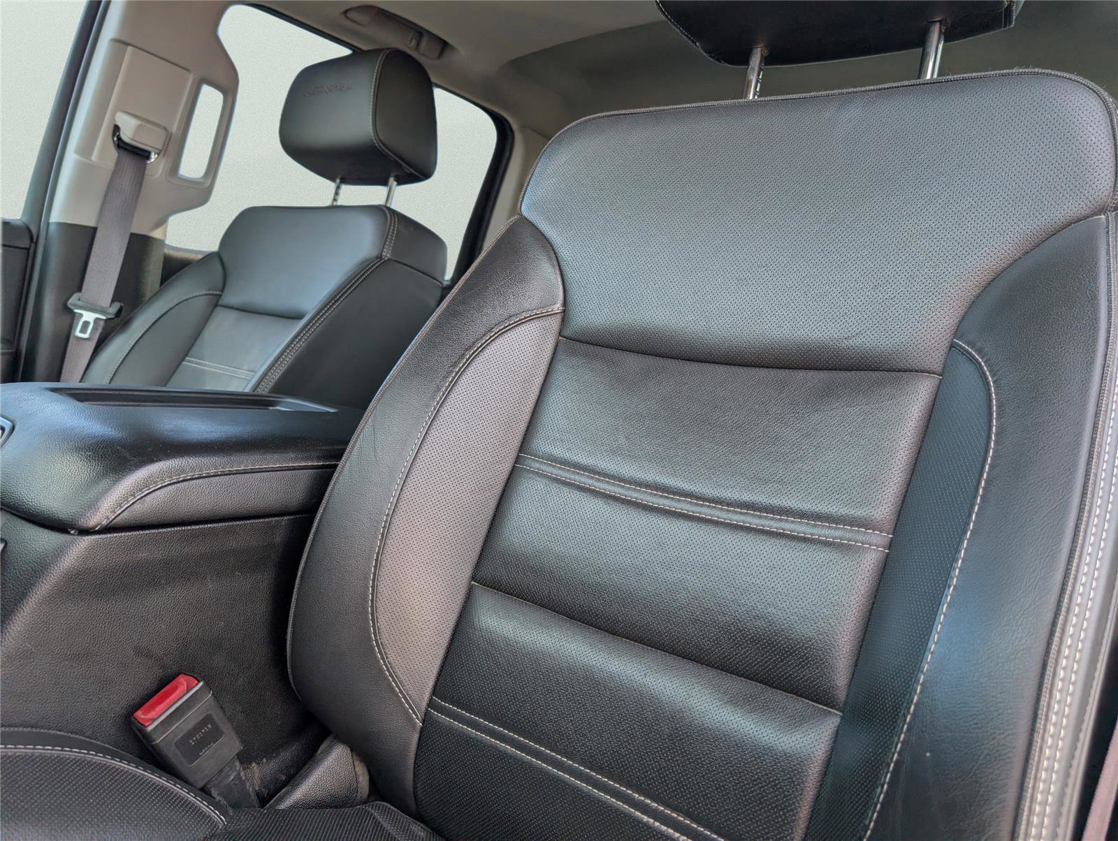 Used 2017 GMC Sierra 2500 Denali w/ Duramax Plus Package image 12