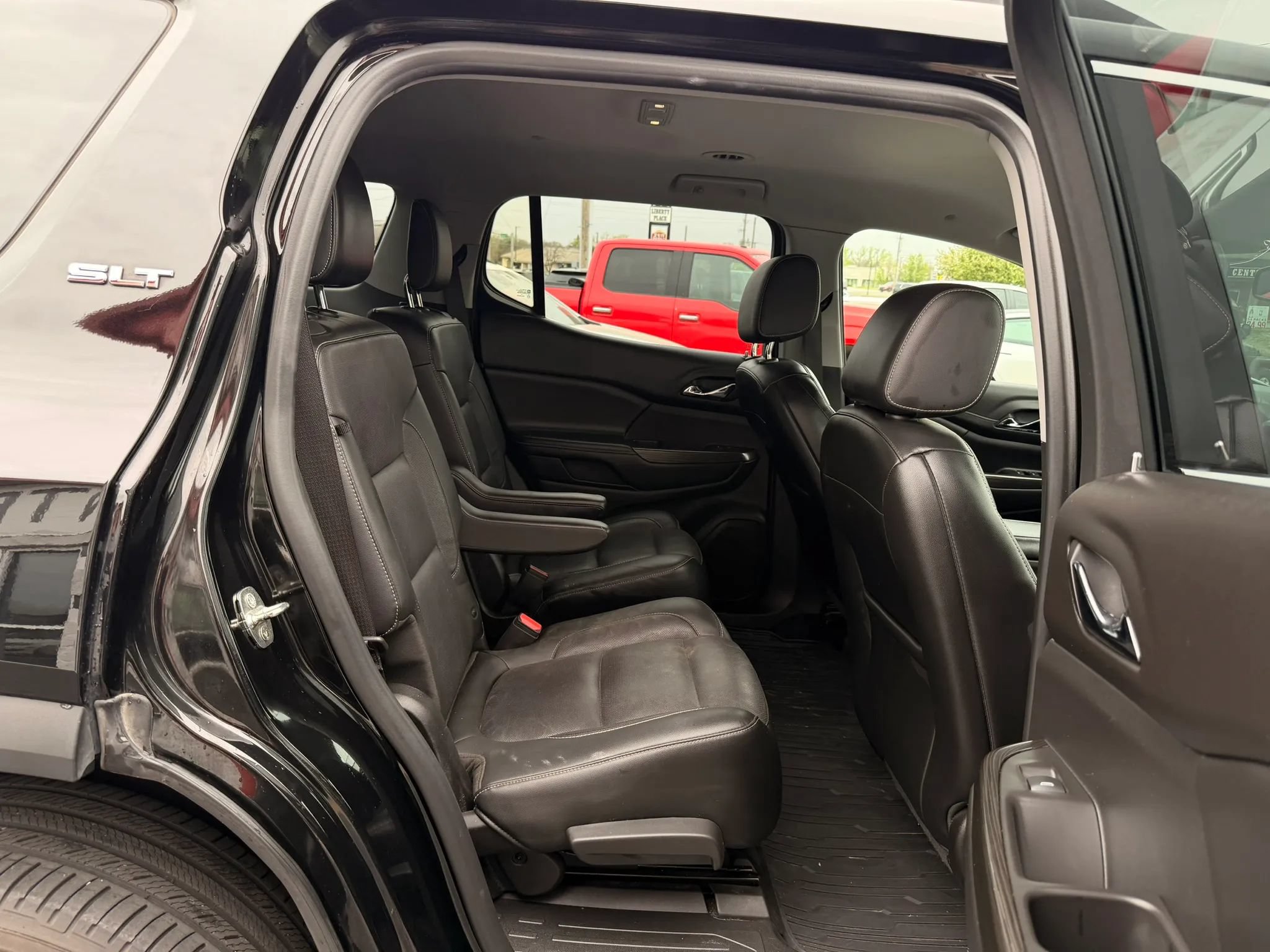 Used 2019 GMC Acadia SLT FWD image 24