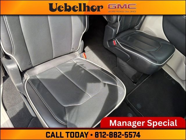 Used 2024 Chrysler Pacifica Limited FWD image 6