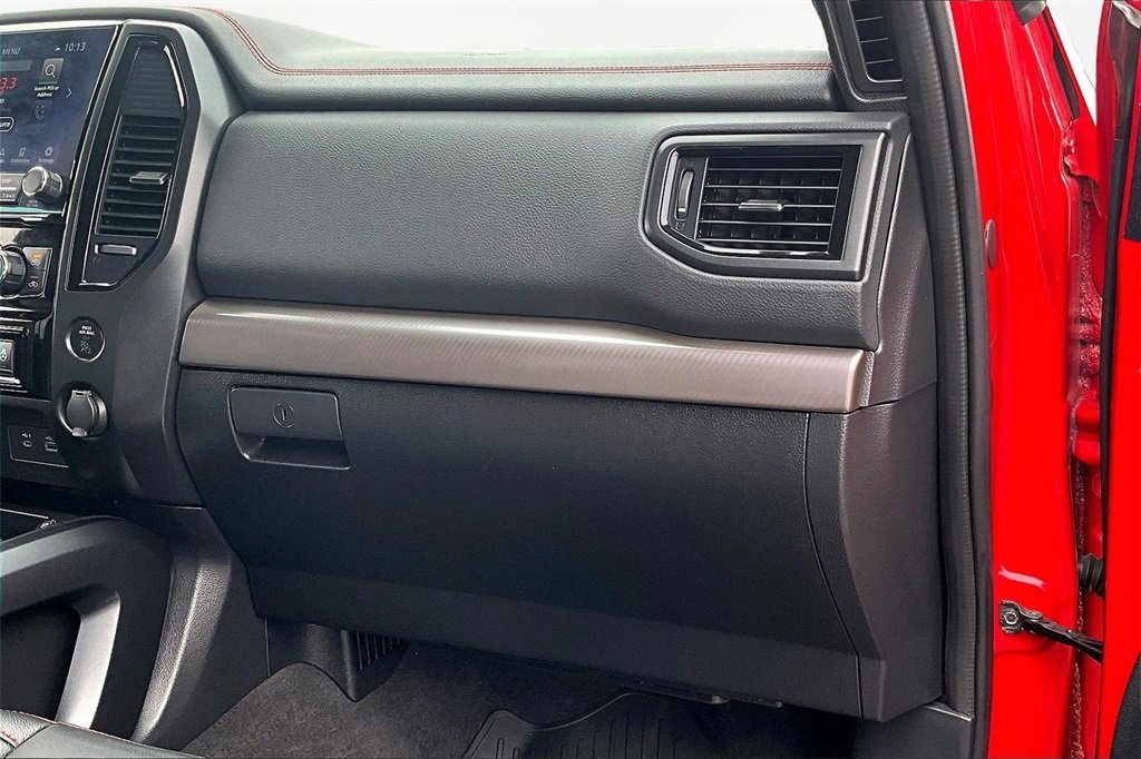 Used 2024 Nissan Titan PRO-4X w/ Pro-4x Convenience Package image 17