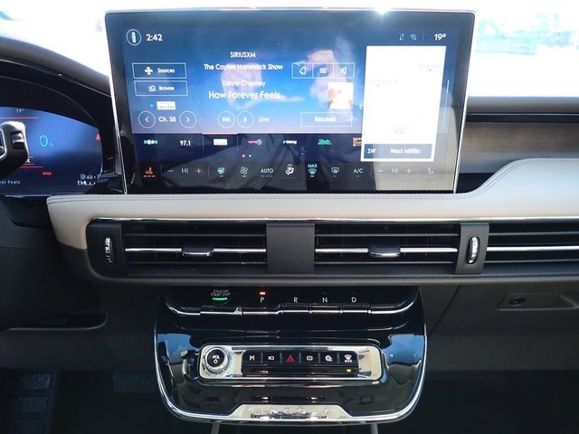 Used 2023 Lincoln Corsair Grand Touring w/ Equipment Group 301A image 28