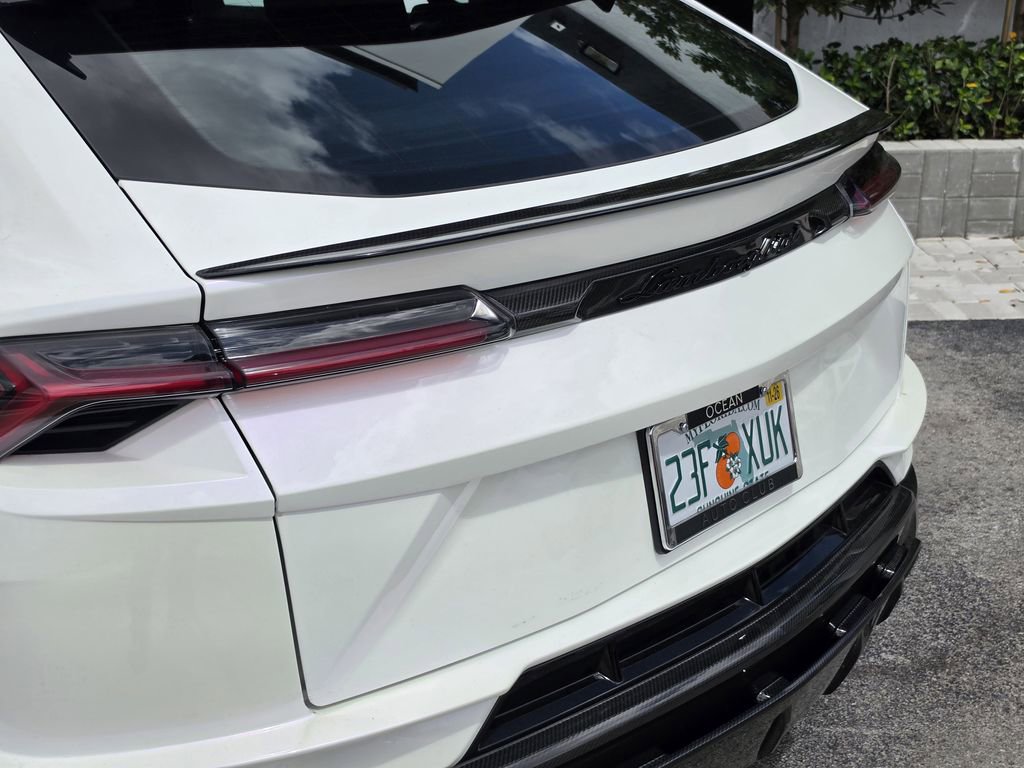 Used 2024 Lamborghini Urus Performante AWD/4WD image 5