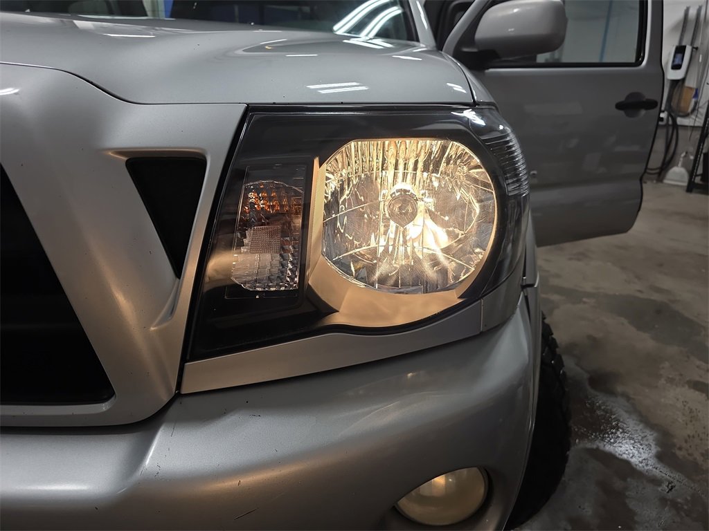 Used 2005 Toyota Tacoma 4x4 Access Cab image 30