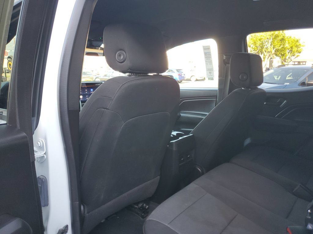 Used 2024 Chevrolet Colorado W/T w/ Technology Package RWD image 14