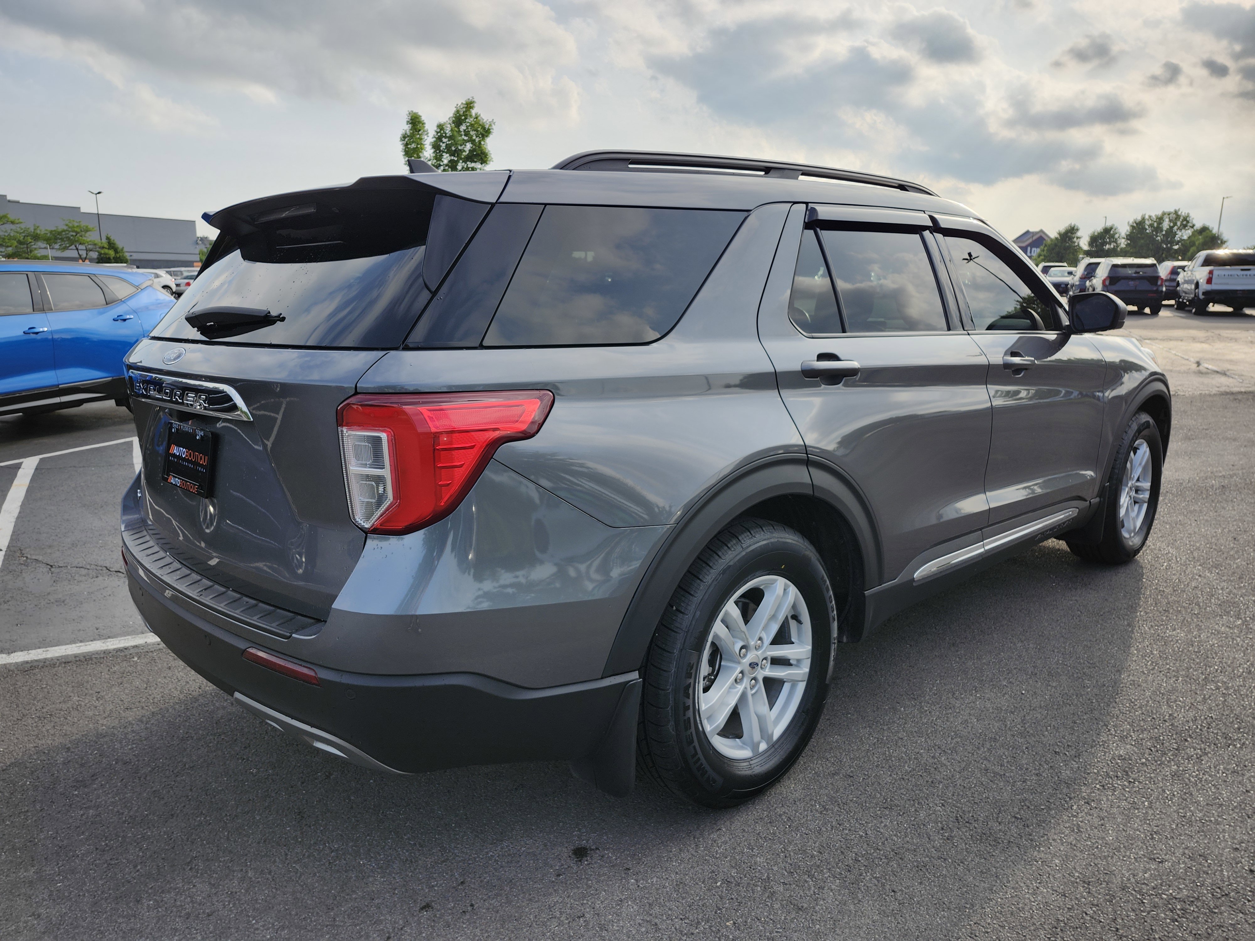 Used 2024 Ford Explorer XLT w/ Equipment Group 202A RWD image 16