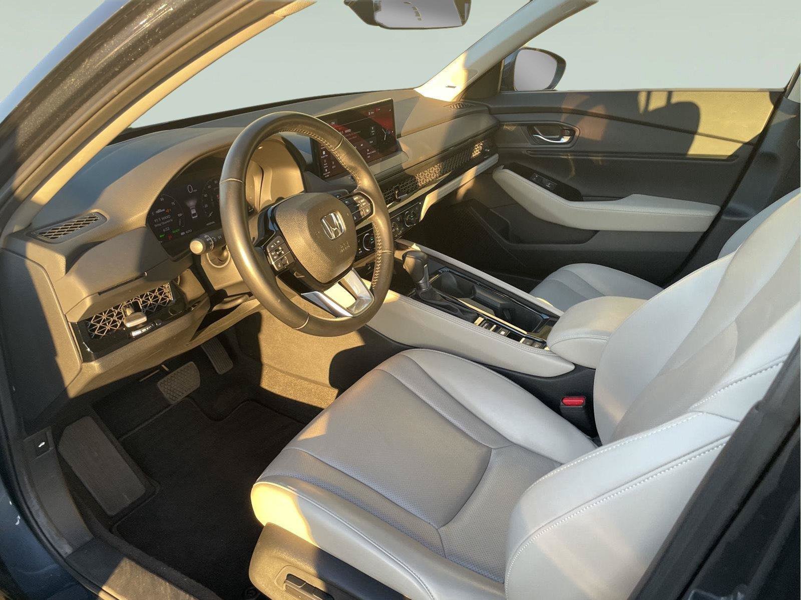 Used 2023 Honda Accord Touring image 12