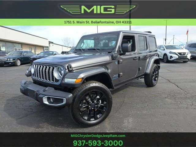 Used 2025 Jeep Wrangler Unlimited Sahara w/ Safety Group AWD/4WD image 1