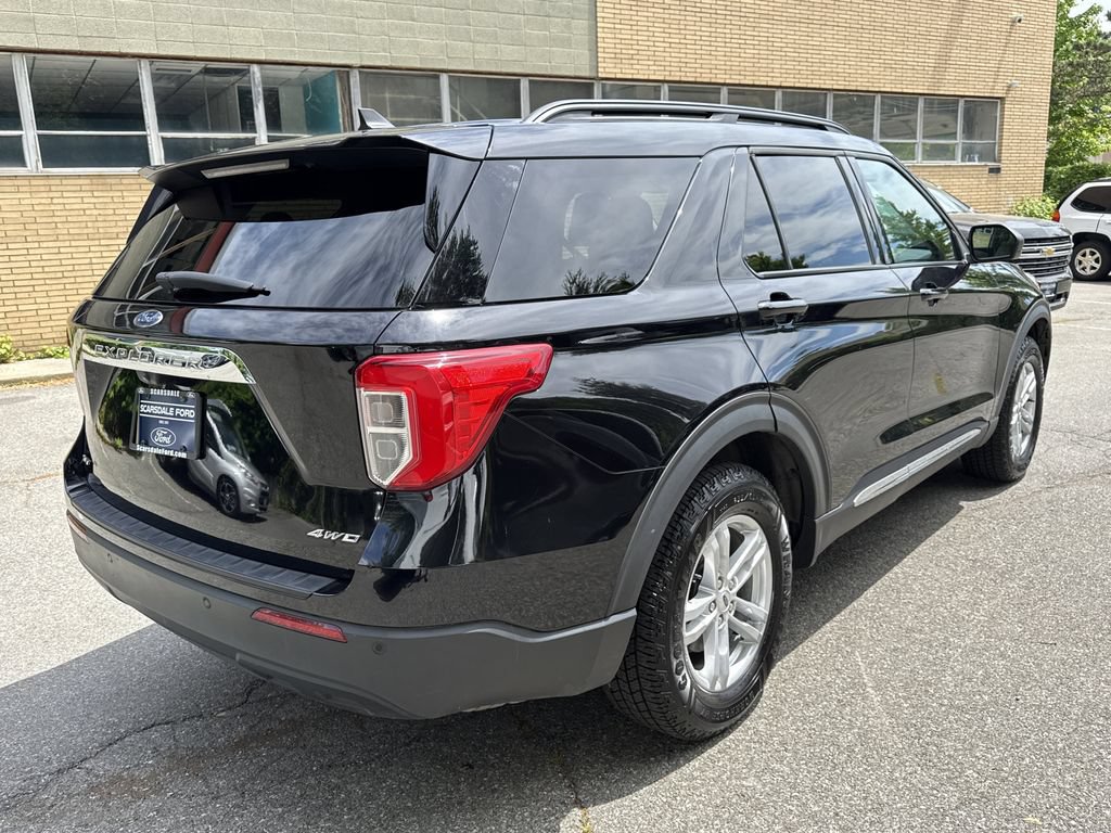 Used 2023 Ford Explorer XLT AWD/4WD image 4