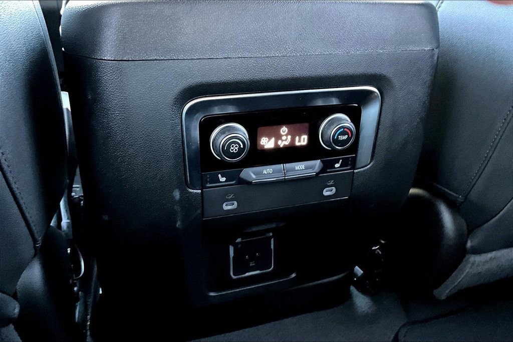 Used 2024 Chevrolet Tahoe High Country image 21