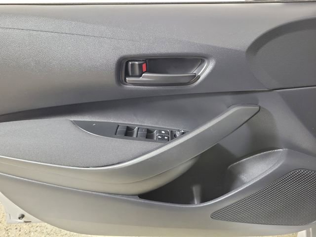 Used 2025 Toyota Corolla LE FWD image 21