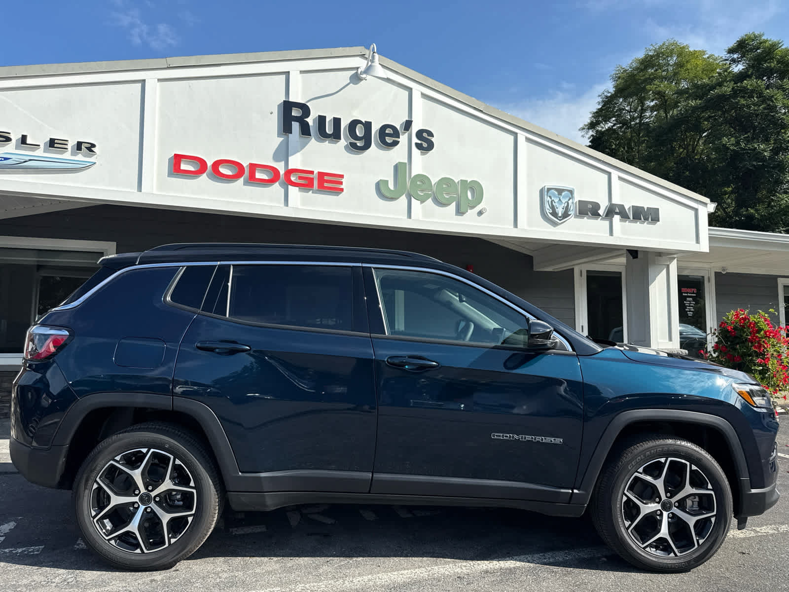 New 2026 Jeep Compass Limited AWD/4WD image 2
