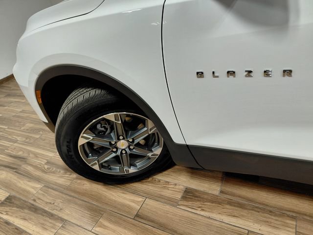 Certified 2025 Chevrolet Blazer LT AWD/4WD image 12