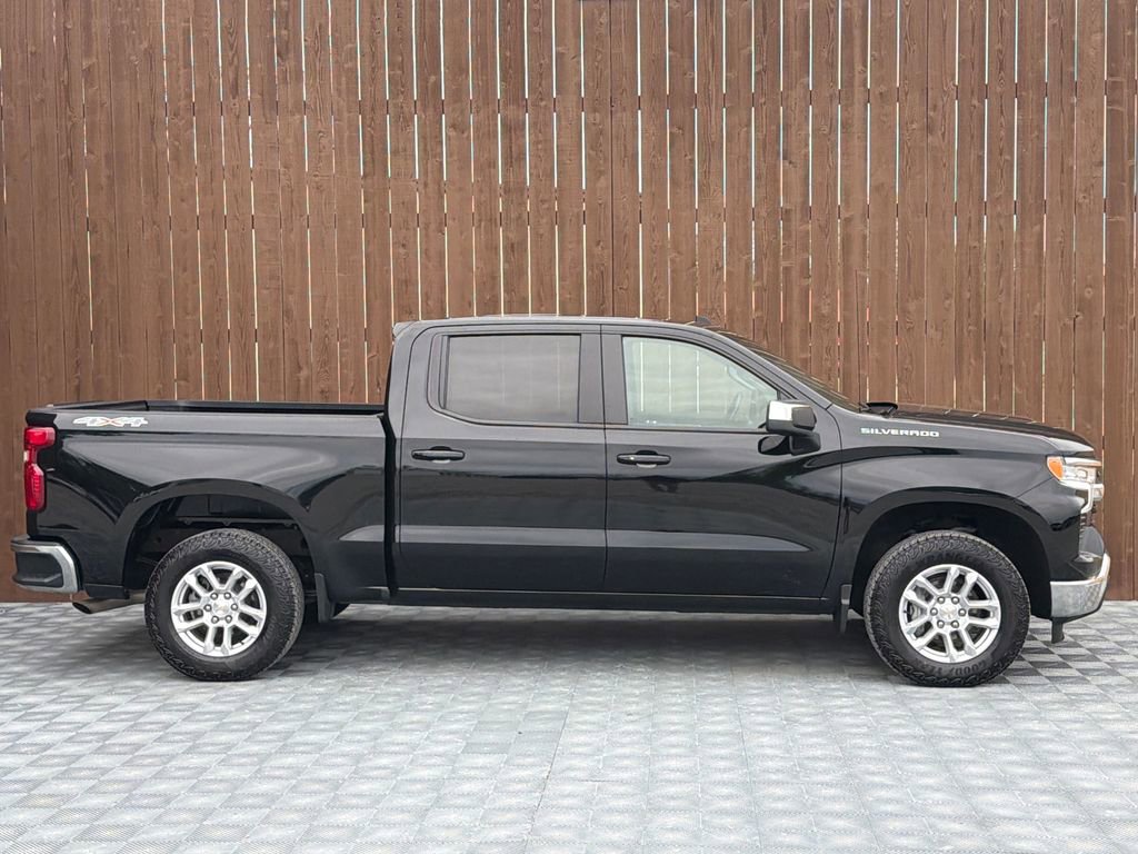 Used 2024 Chevrolet Silverado 1500 LT image 14