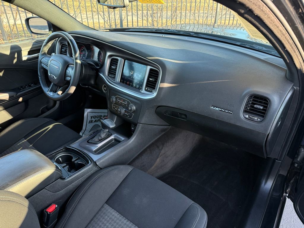Used 2019 Dodge Charger R/T w/ Blacktop Package image 15
