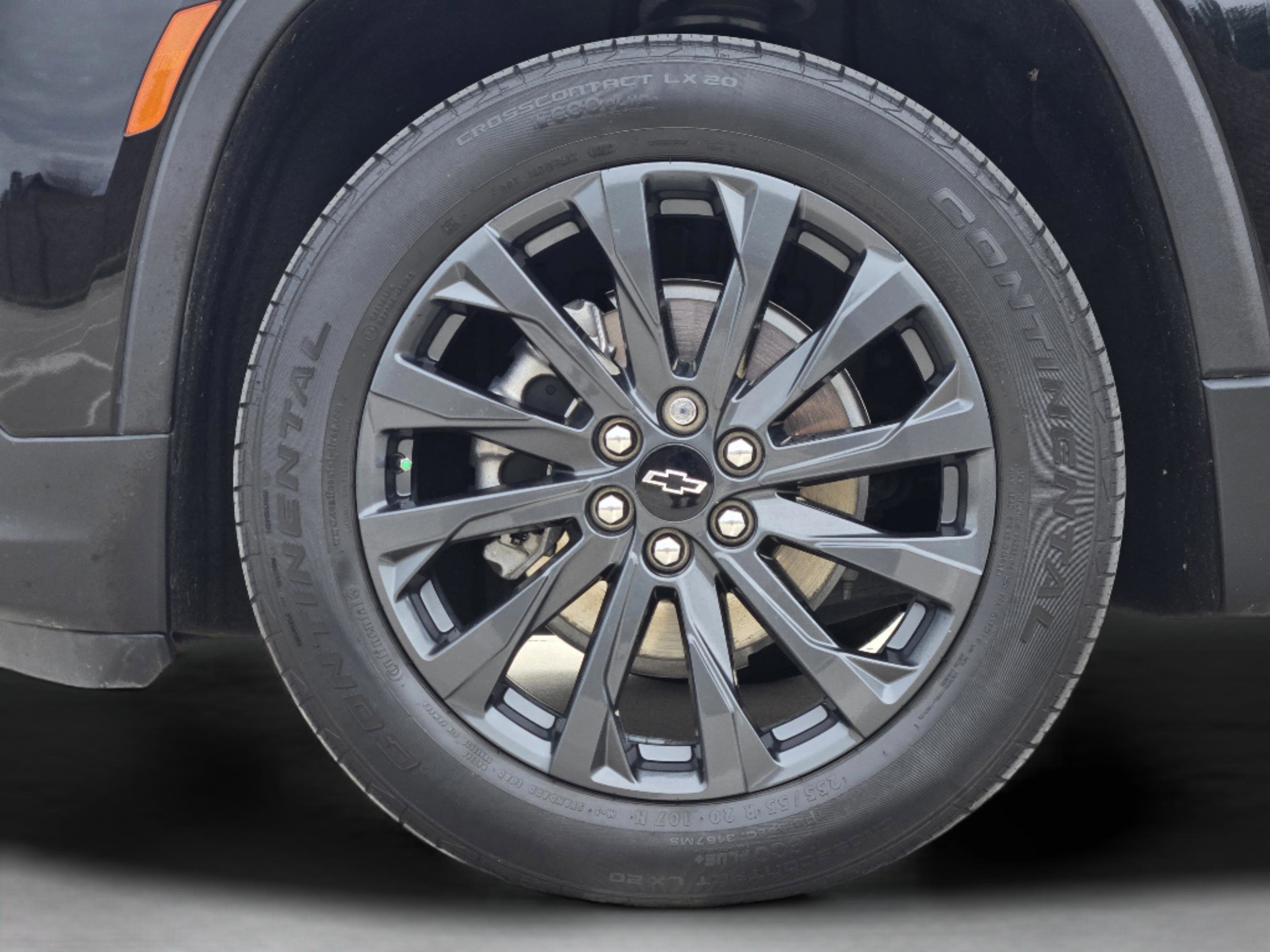 Used 2022 Chevrolet Traverse RS FWD image 11