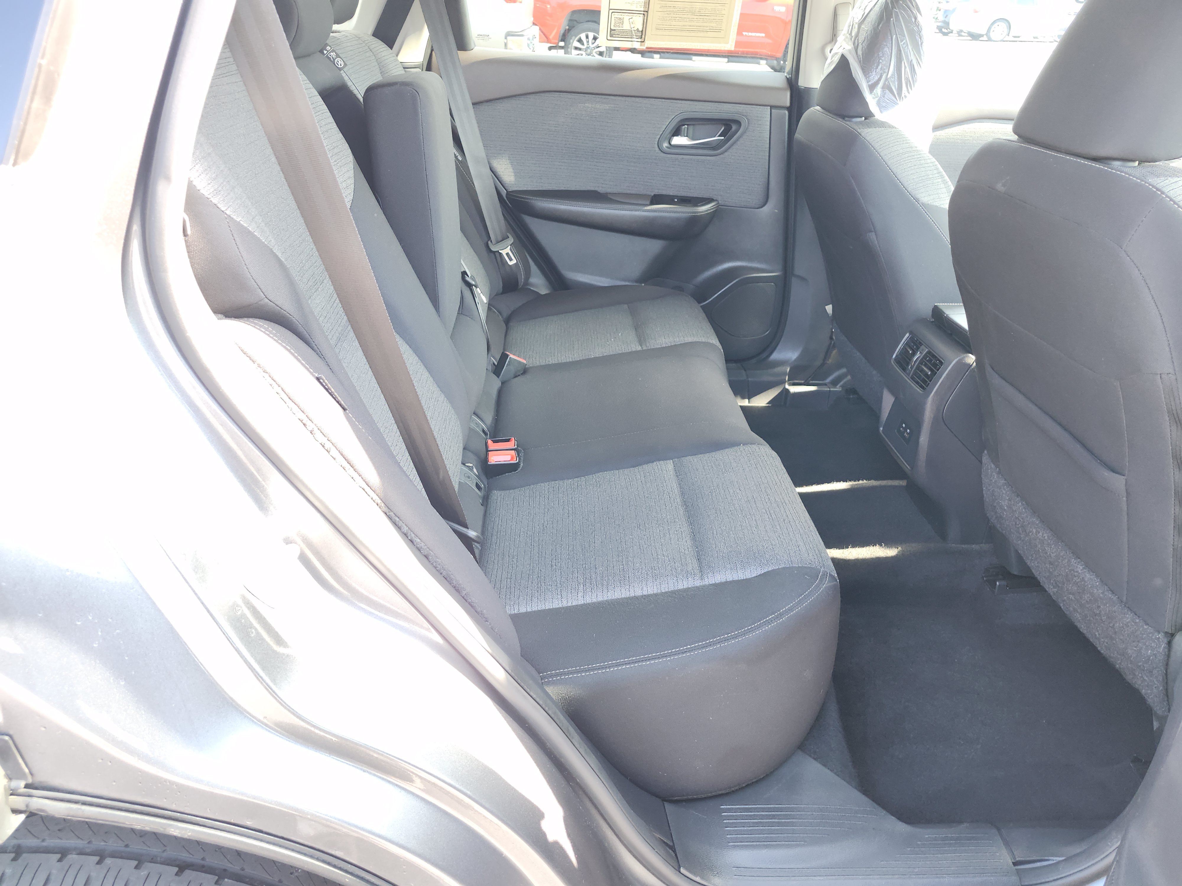 Used 2023 Nissan Rogue SV AWD/4WD image 17