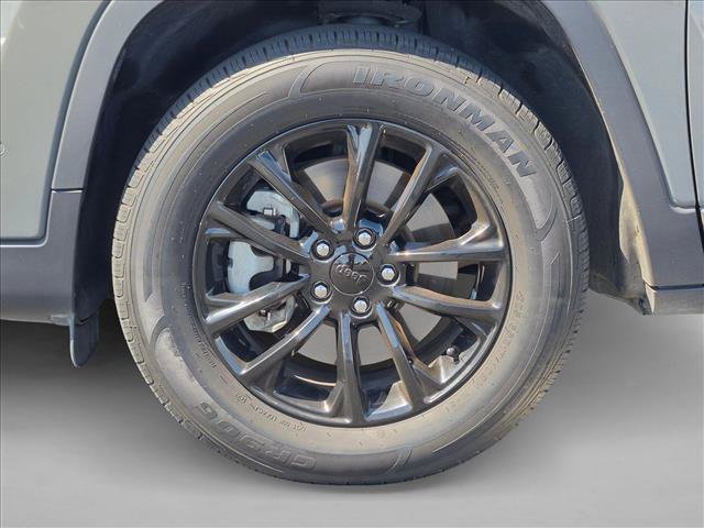 Used 2023 Jeep Cherokee Altitude Lux AWD/4WD image 24