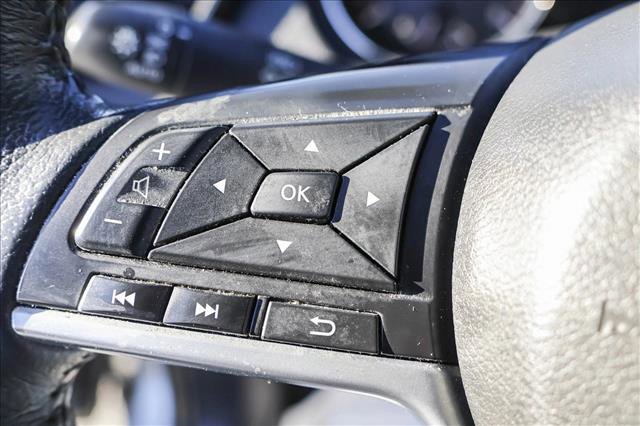 Used 2019 Nissan Rogue SV image 14