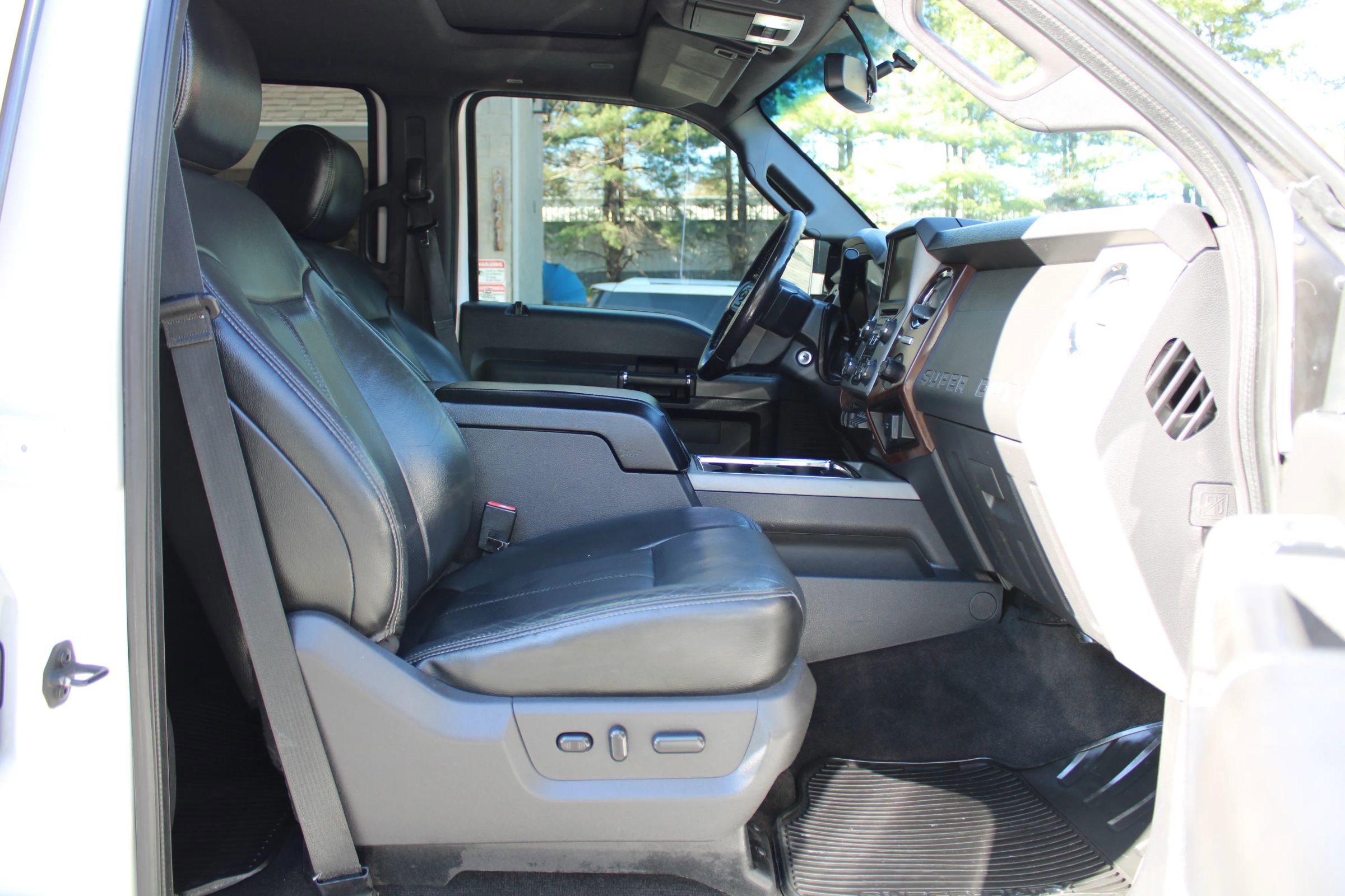 Used 2016 Ford F350 Lariat w/ Lariat Ultimate Package image 7